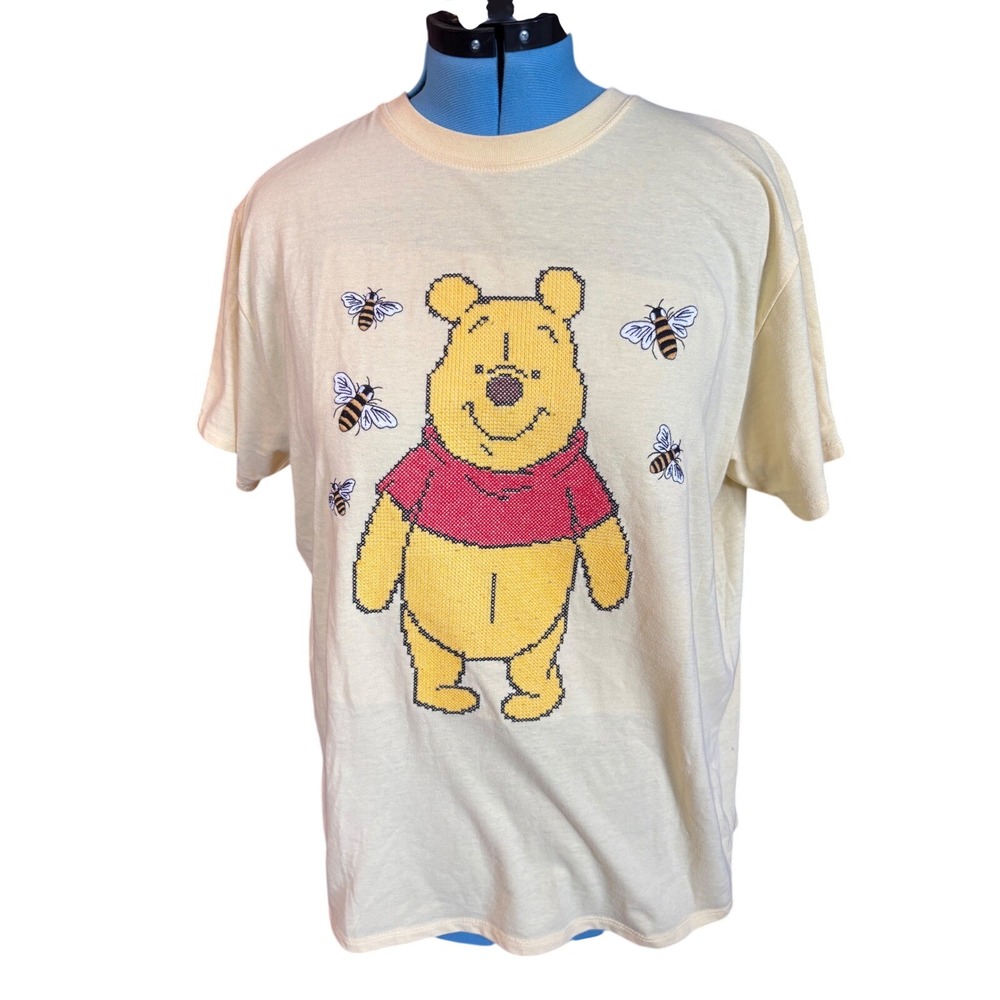 Disney Winnie the Pooh T-Shirt XL Yellow Cross Stitch Graphic Tee‎ Freeze Mens